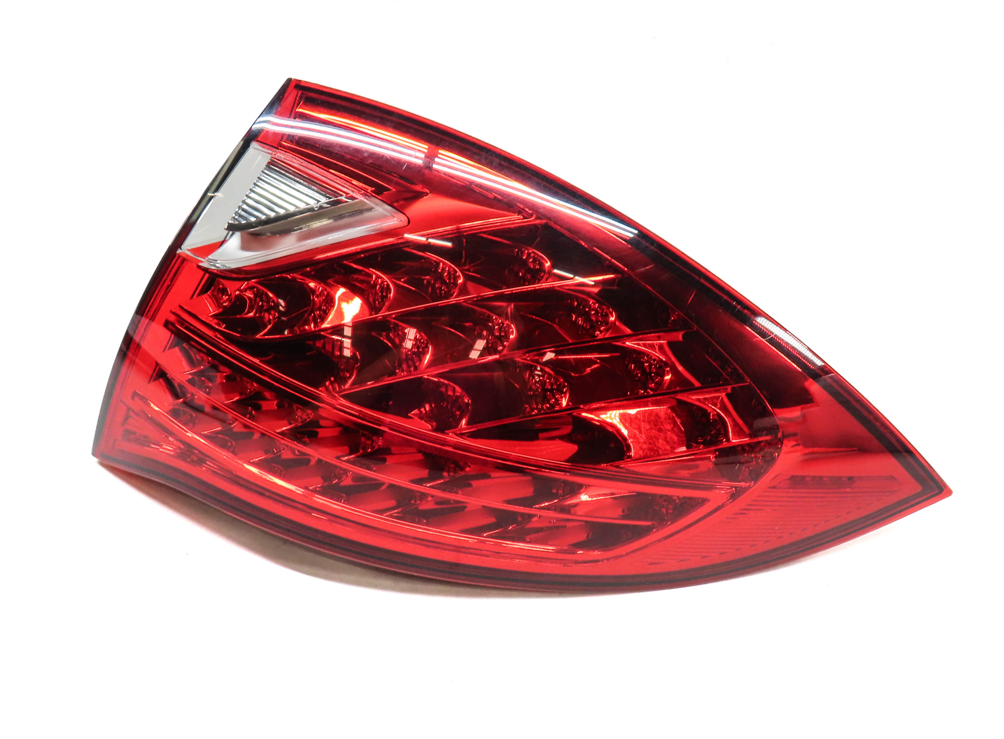 2011-2014 PORSCHE CAYENNE (958) RIGHT PASSENGER OUTER TAILLIGHT BRAKE LIGHT LAMP — exact item pictured
